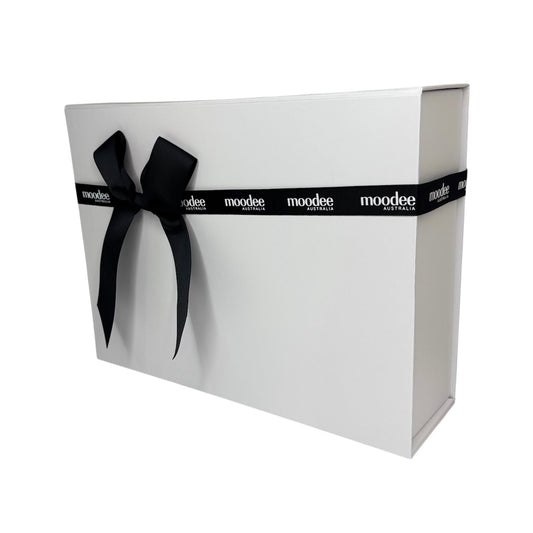 White magnetic gift box - Large